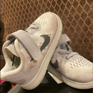 Nike toddler girl running shoes